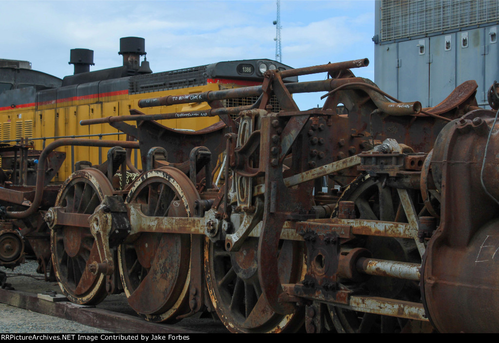 Frisco 1352s Running Gear.